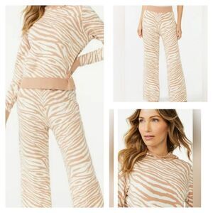 Sofia Vergara Zebra Print 2-Piece Lounge Set